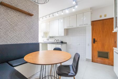 Apartamento para alugar com 192m², 4 quartos e 2 vagas Apartamento para alugar com 192m², 4 quartos e 2 vagasCozinha