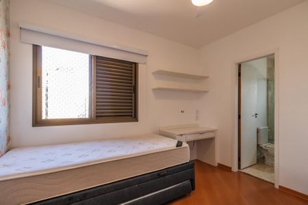 Apartamento para alugar com 192m², 4 quartos e 2 vagas Apartamento para alugar com 192m², 4 quartos e 2 vagasSuíte 2