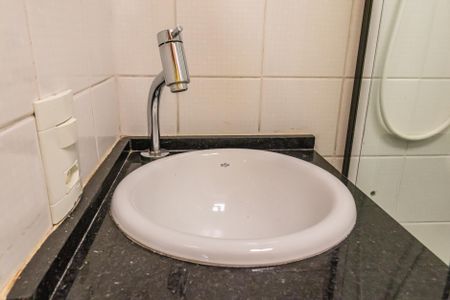 Apartamento para alugar com 192m², 4 quartos e 2 vagas Apartamento para alugar com 192m², 4 quartos e 2 vagasBanheiro de Serviço