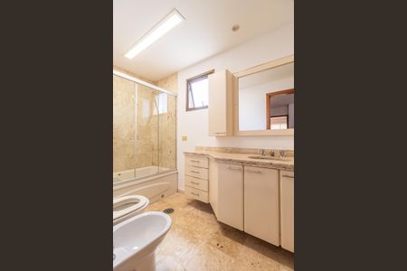 Apartamento para alugar com 192m², 4 quartos e 2 vagas Apartamento para alugar com 192m², 4 quartos e 2 vagasBanheiro da Suíte 3