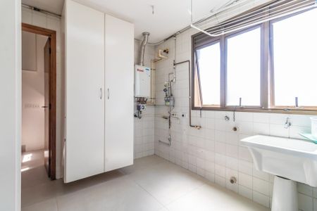 Apartamento para alugar com 192m², 4 quartos e 2 vagas Apartamento para alugar com 192m², 4 quartos e 2 vagasÁrea de Serviço