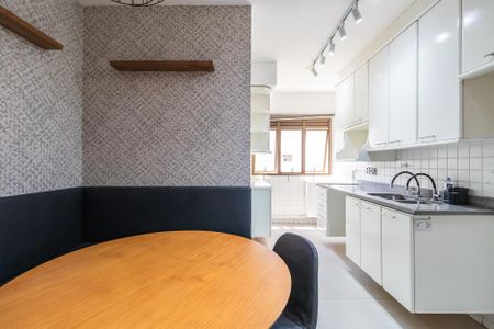 Apartamento para alugar com 192m², 4 quartos e 2 vagas Apartamento para alugar com 192m², 4 quartos e 2 vagasCozinha