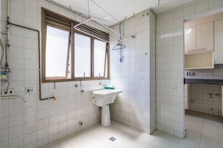 Apartamento para alugar com 192m², 4 quartos e 2 vagas Apartamento para alugar com 192m², 4 quartos e 2 vagasÁrea de Serviço