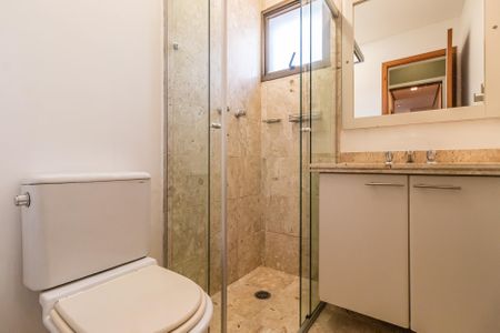 Apartamento para alugar com 192m², 4 quartos e 2 vagas Apartamento para alugar com 192m², 4 quartos e 2 vagasBanheiro da Suíte 1