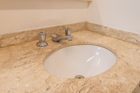 Apartamento para alugar com 192m², 4 quartos e 2 vagas Apartamento para alugar com 192m², 4 quartos e 2 vagasBanheiro da Suíte 2