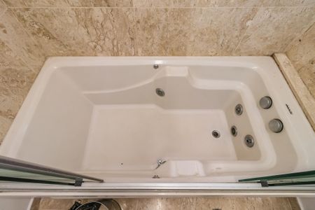 Apartamento para alugar com 192m², 4 quartos e 2 vagas Apartamento para alugar com 192m², 4 quartos e 2 vagasBanheiro da Suíte 2