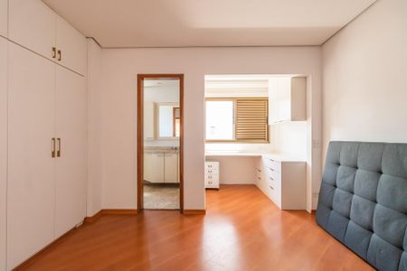 Apartamento para alugar com 192m², 4 quartos e 2 vagas Apartamento para alugar com 192m², 4 quartos e 2 vagasSuíte 3