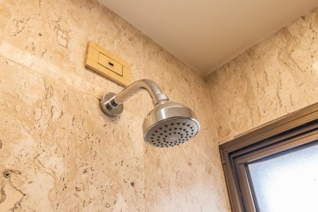 Apartamento para alugar com 192m², 4 quartos e 2 vagas Apartamento para alugar com 192m², 4 quartos e 2 vagasBanheiro da Suíte 1