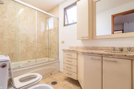 Apartamento para alugar com 192m², 4 quartos e 2 vagas Apartamento para alugar com 192m², 4 quartos e 2 vagasBanheiro da Suíte 3