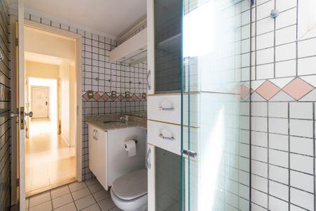 Apartamento à venda com 79m², 2 quartos e 1 vaga Apartamento à venda com 79m², 2 quartos e 1 vagaBanheiro