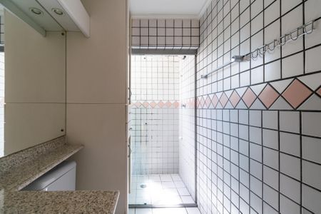 Apartamento à venda com 79m², 2 quartos e 1 vaga Apartamento à venda com 79m², 2 quartos e 1 vagaBanheiro