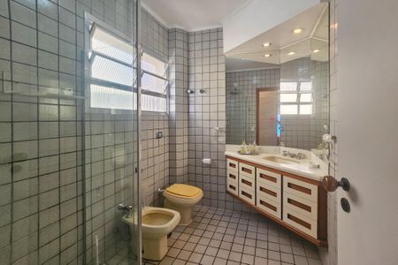 Apartamento para alugar com 102m², 3 quartos e 1 vaga Apartamento para alugar com 102m², 3 quartos e 1 vagaBanheiro da Suíte