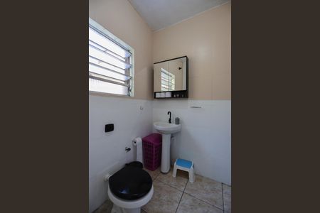 Casa à venda com 868m², 4 quartos e 5 vagas Casa à venda com 868m², 4 quartos e 5 vagasCasa 2 - Banheiro