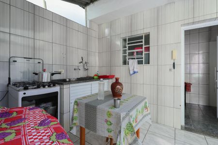 Casa à venda com 868m², 4 quartos e 5 vagas Casa à venda com 868m², 4 quartos e 5 vagasCasa 1 - Área de serviço