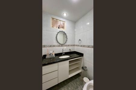 Casa à venda com 310m², 4 quartos e 8 vagas Casa à venda com 310m², 4 quartos e 8 vagasBanheiro