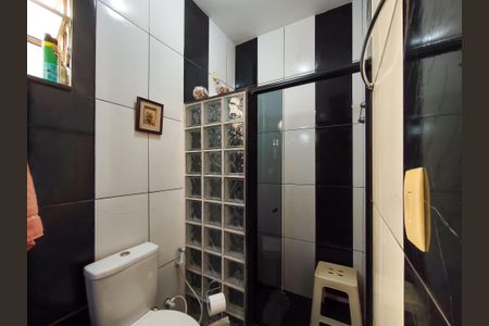 Casa à venda com 50m², 2 quartos e 1 vaga Casa à venda com 50m², 2 quartos e 1 vagaBanheiro Corredor