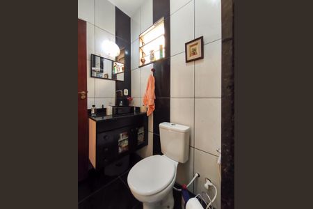 Casa à venda com 50m², 2 quartos e 1 vaga Casa à venda com 50m², 2 quartos e 1 vagaBanheiro Corredor