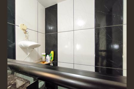 Casa à venda com 50m², 2 quartos e 1 vaga Casa à venda com 50m², 2 quartos e 1 vagaBanheiro Corredor