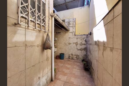 Casa à venda com 50m², 2 quartos e 1 vaga Casa à venda com 50m², 2 quartos e 1 vagaQuintal