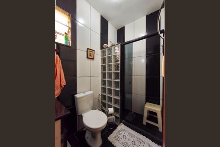 Casa à venda com 50m², 2 quartos e 1 vaga Casa à venda com 50m², 2 quartos e 1 vagaBanheiro Corredor