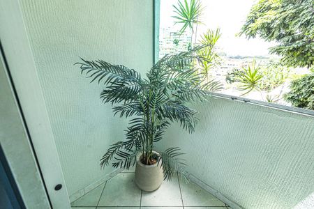 Apartamento à venda com 83m², 3 quartos e 2 vagas Apartamento à venda com 83m², 3 quartos e 2 vagasVaranda