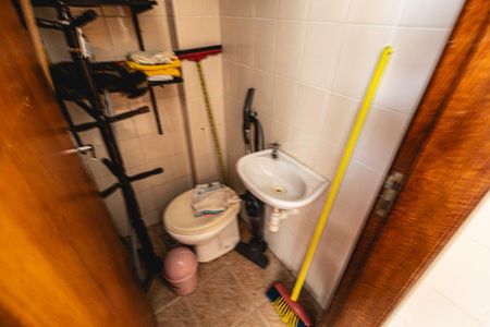 Apartamento à venda com 83m², 3 quartos e 2 vagas Apartamento à venda com 83m², 3 quartos e 2 vagasBanheiro de serviço