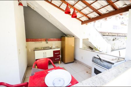 Casa à venda com 247m², 4 quartos e 4 vagas Casa à venda com 247m², 4 quartos e 4 vagasÁrea externa