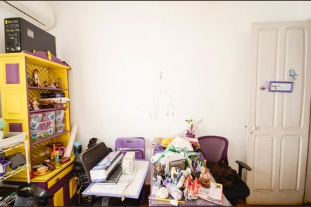 Casa à venda com 247m², 4 quartos e 4 vagas Casa à venda com 247m², 4 quartos e 4 vagasQuarto 1