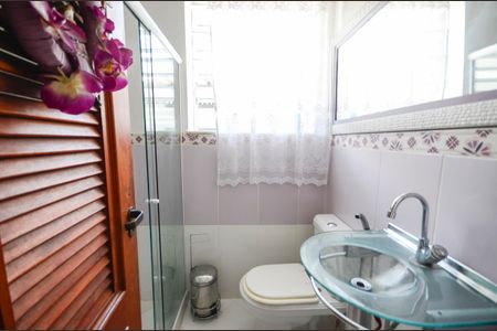 Casa à venda com 247m², 4 quartos e 4 vagas Casa à venda com 247m², 4 quartos e 4 vagasBanheiro 2