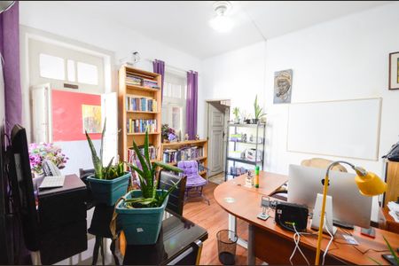 Casa à venda com 247m², 4 quartos e 4 vagas Casa à venda com 247m², 4 quartos e 4 vagasSala