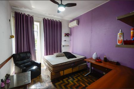 Casa à venda com 247m², 4 quartos e 4 vagas Casa à venda com 247m², 4 quartos e 4 vagasQuarto 2