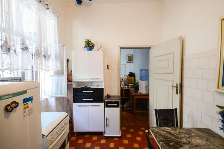 Casa à venda com 247m², 4 quartos e 4 vagas Casa à venda com 247m², 4 quartos e 4 vagasCozinha