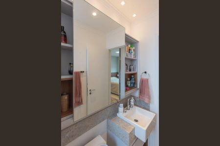 Apartamento à venda com 75m², 2 quartos e 2 vagasBanheiro da Suíte 1