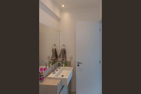 Apartamento à venda com 75m², 2 quartos e 2 vagasBanheiro da Suíte 2