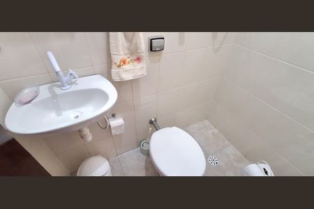 Casa à venda com 144m², 2 quartos e 1 vaga Casa à venda com 144m², 2 quartos e 1 vagaBanheiro Social 2