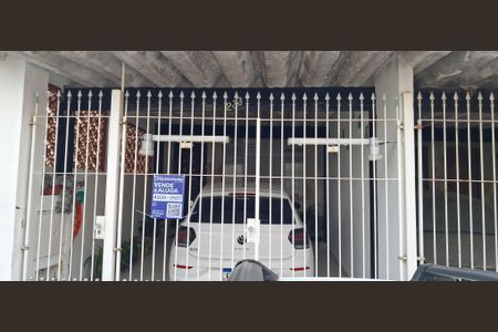 Casa à venda com 144m², 2 quartos e 1 vaga Casa à venda com 144m², 2 quartos e 1 vagaFachada