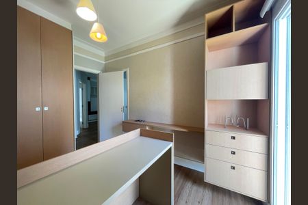 Casa de condomínio à venda com 322m², 4 quartos e 3 vagas Casa de condomínio à venda com 322m², 4 quartos e 3 vagasSuíte 2