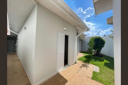 Casa de condomínio à venda com 322m², 4 quartos e 3 vagas Casa de condomínio à venda com 322m², 4 quartos e 3 vagasQuarto de Serviço
