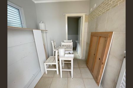 Casa de condomínio à venda com 322m², 4 quartos e 3 vagas Casa de condomínio à venda com 322m², 4 quartos e 3 vagasQuarto de Serviço
