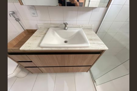 Casa de condomínio à venda com 322m², 4 quartos e 3 vagas Casa de condomínio à venda com 322m², 4 quartos e 3 vagasSuíte 3