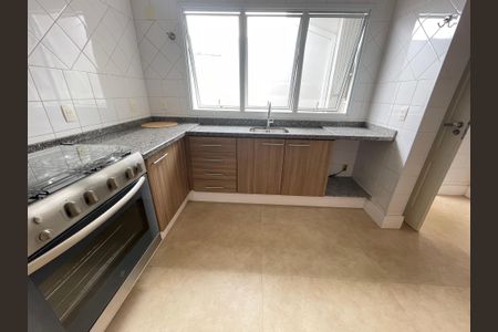 Casa de condomínio à venda com 322m², 4 quartos e 3 vagas Casa de condomínio à venda com 322m², 4 quartos e 3 vagasCozinha