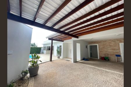 Casa de condomínio à venda com 322m², 4 quartos e 3 vagas Casa de condomínio à venda com 322m², 4 quartos e 3 vagasGaragem