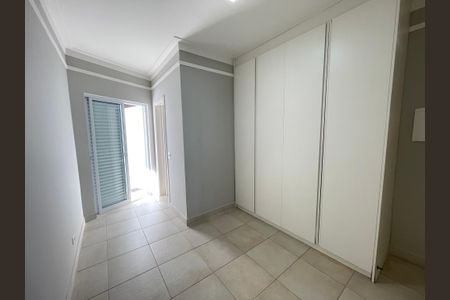 Casa de condomínio à venda com 322m², 4 quartos e 3 vagas Casa de condomínio à venda com 322m², 4 quartos e 3 vagasSuíte 4