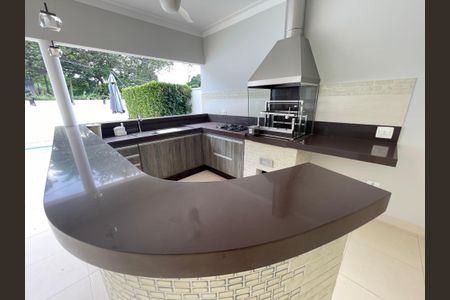 Casa de condomínio à venda com 322m², 4 quartos e 3 vagas Casa de condomínio à venda com 322m², 4 quartos e 3 vagasEspaço Gourmet