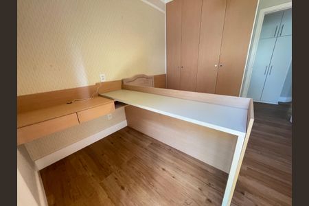 Casa de condomínio à venda com 322m², 4 quartos e 3 vagas Casa de condomínio à venda com 322m², 4 quartos e 3 vagasSuíte 2
