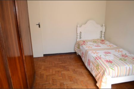 Apartamento à venda com 77m², 3 quartos e 1 vagaQuarto 2