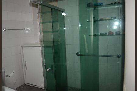 Apartamento à venda com 77m², 3 quartos e 1 vagaDetalhe do banheiro