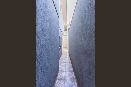 Casa à venda com 181m², 3 quartos e 4 vagas Casa à venda com 181m², 3 quartos e 4 vagasCorredor