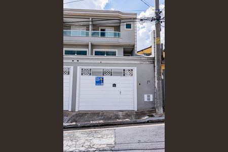 Casa à venda com 181m², 3 quartos e 4 vagas Casa à venda com 181m², 3 quartos e 4 vagasFachada