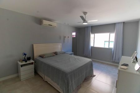 Casa à venda com 296m², 5 quartos e 4 vagasSuíte 1